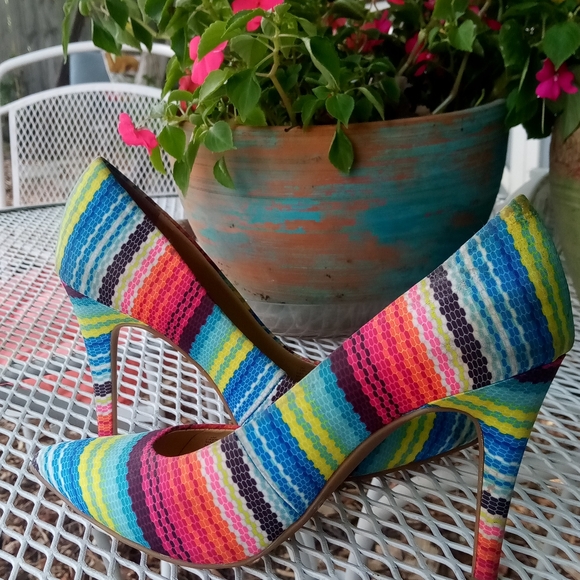 Gianni Bini Multi color Fabric Heels - Picture 7 of 10